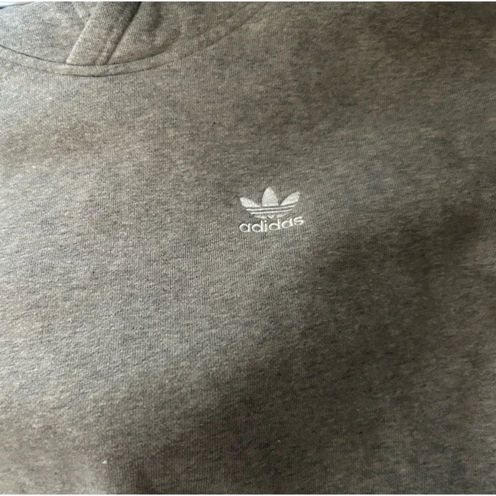 Adidas sweatshirt - Picture 2 of 4